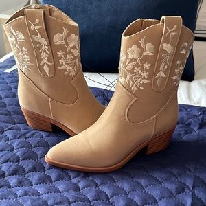 MIA Floral Embroidered Cowboy Heeled Boots - Tan